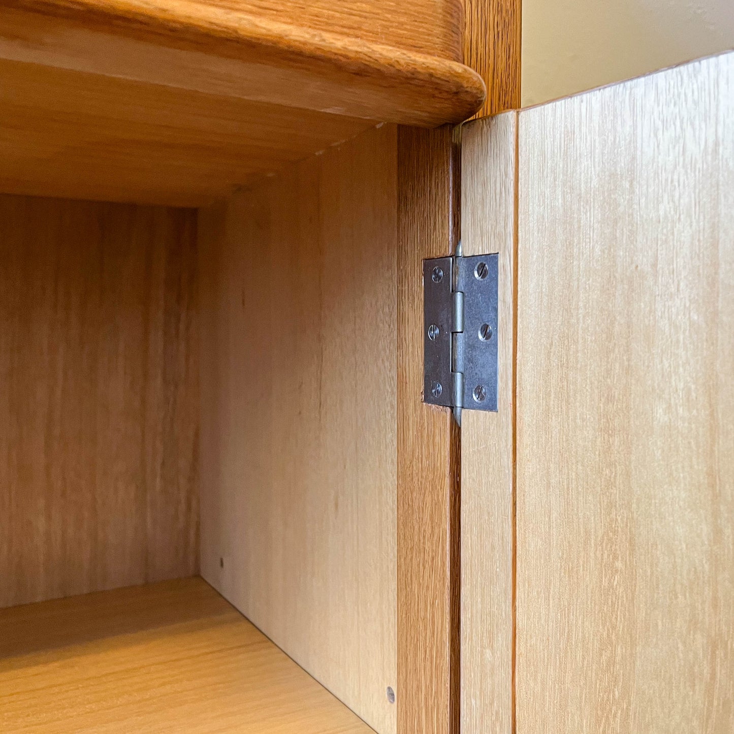 hellerau vitrinenschrank Y301_0401