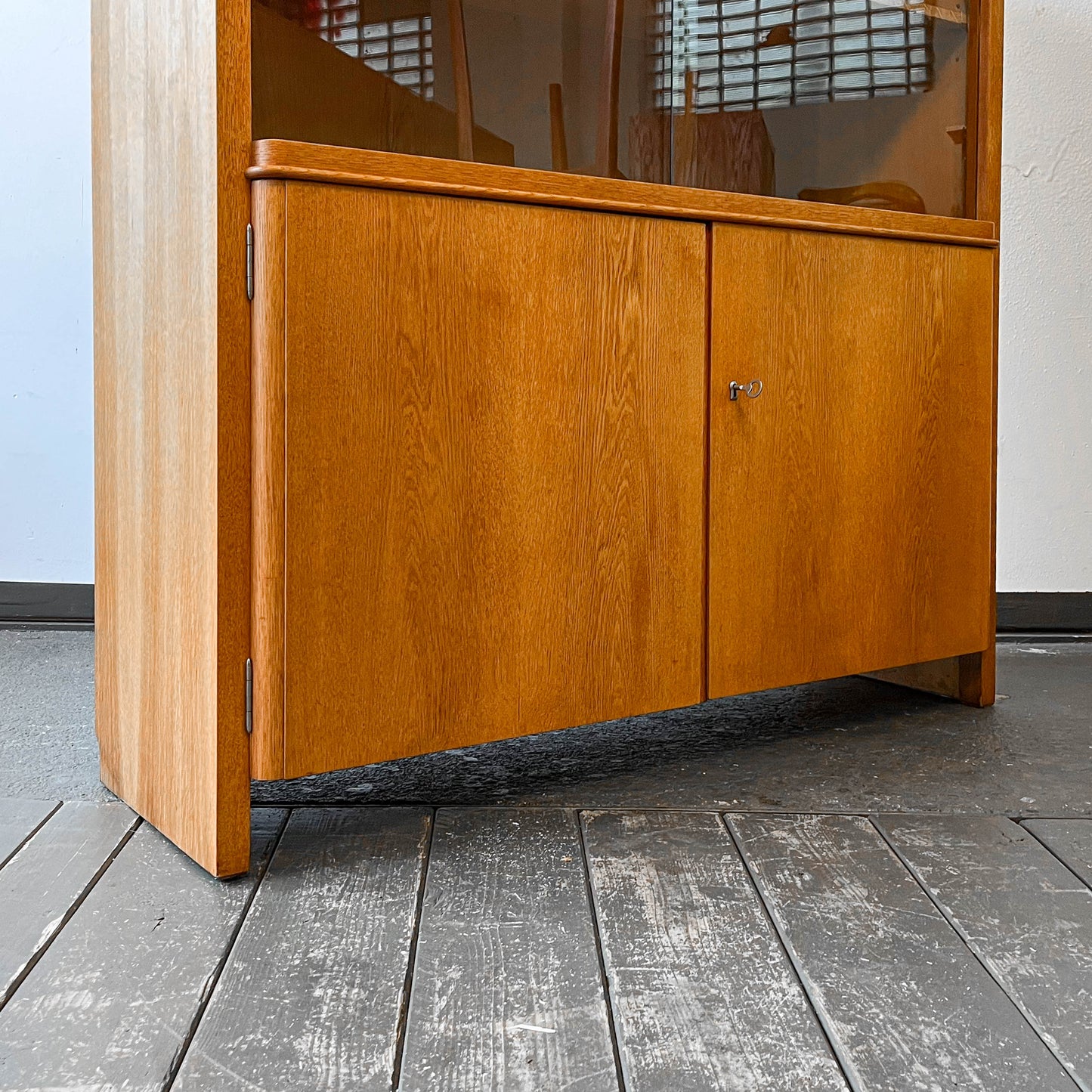 hellerau vitrinenschrank Y301_0401