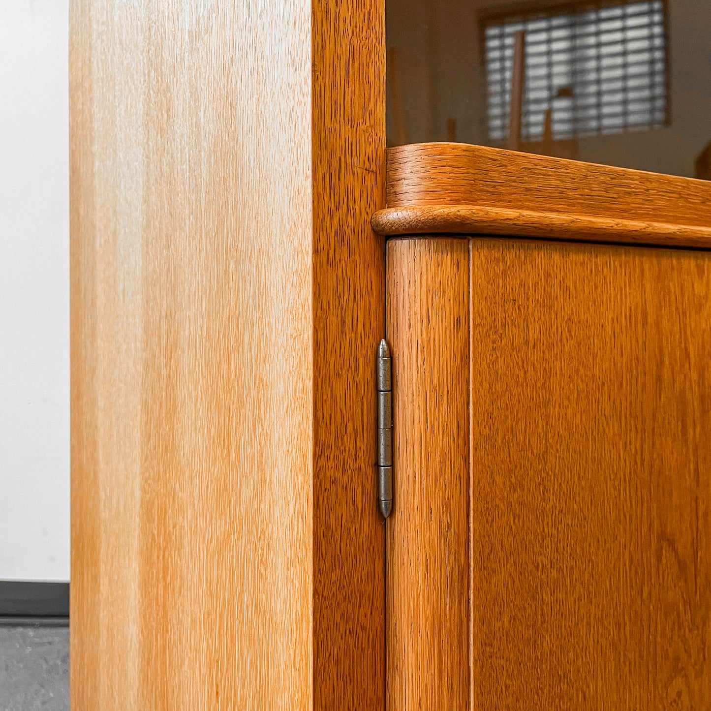 hellerau vitrinenschrank Y301_0401