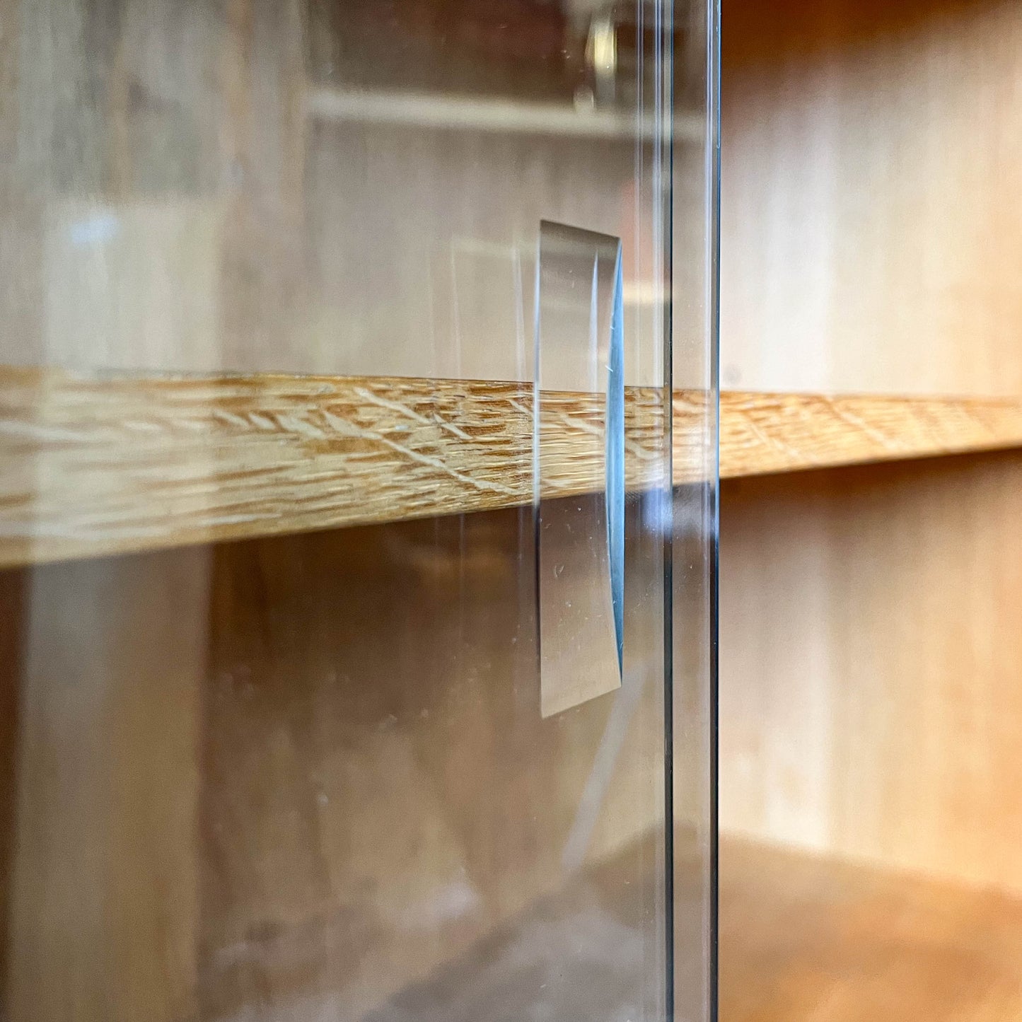 hellerau vitrinenschrank Y301_0401