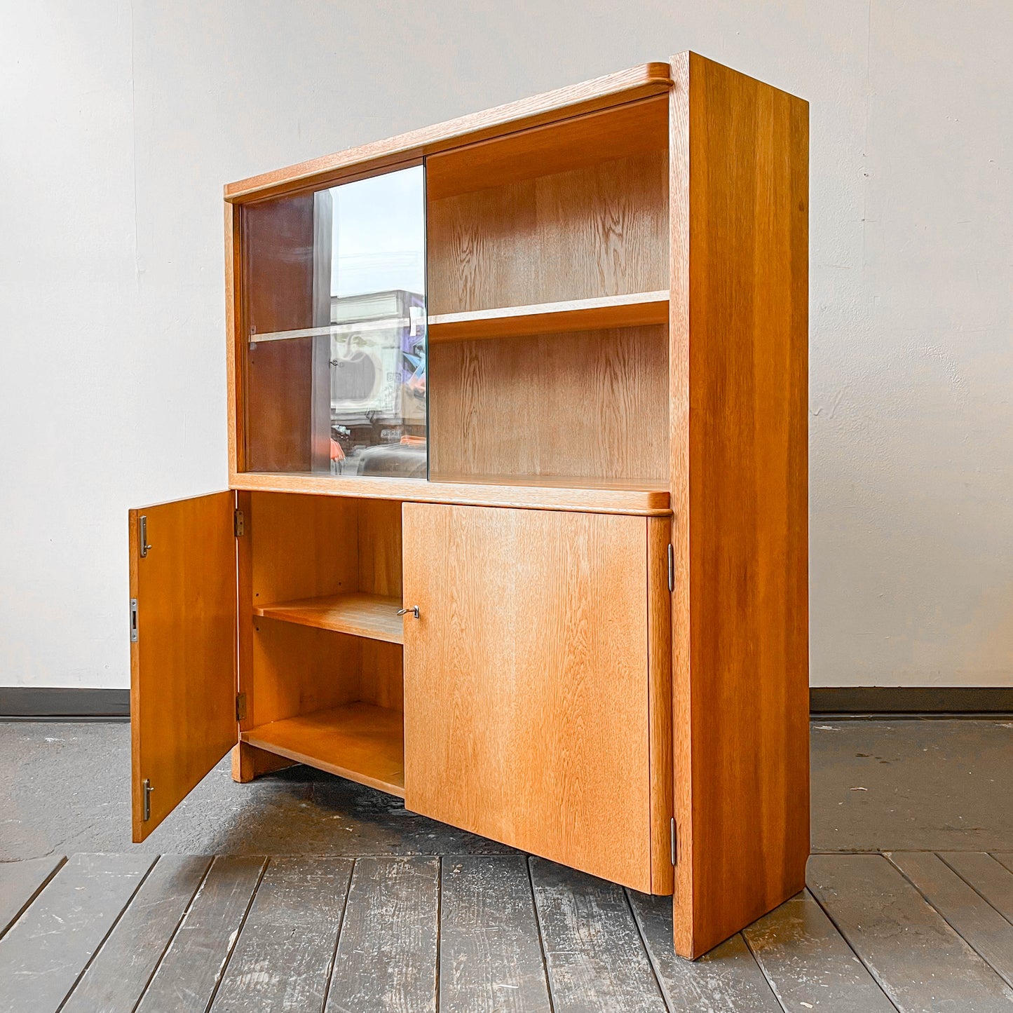 hellerau vitrinenschrank Y301_0401