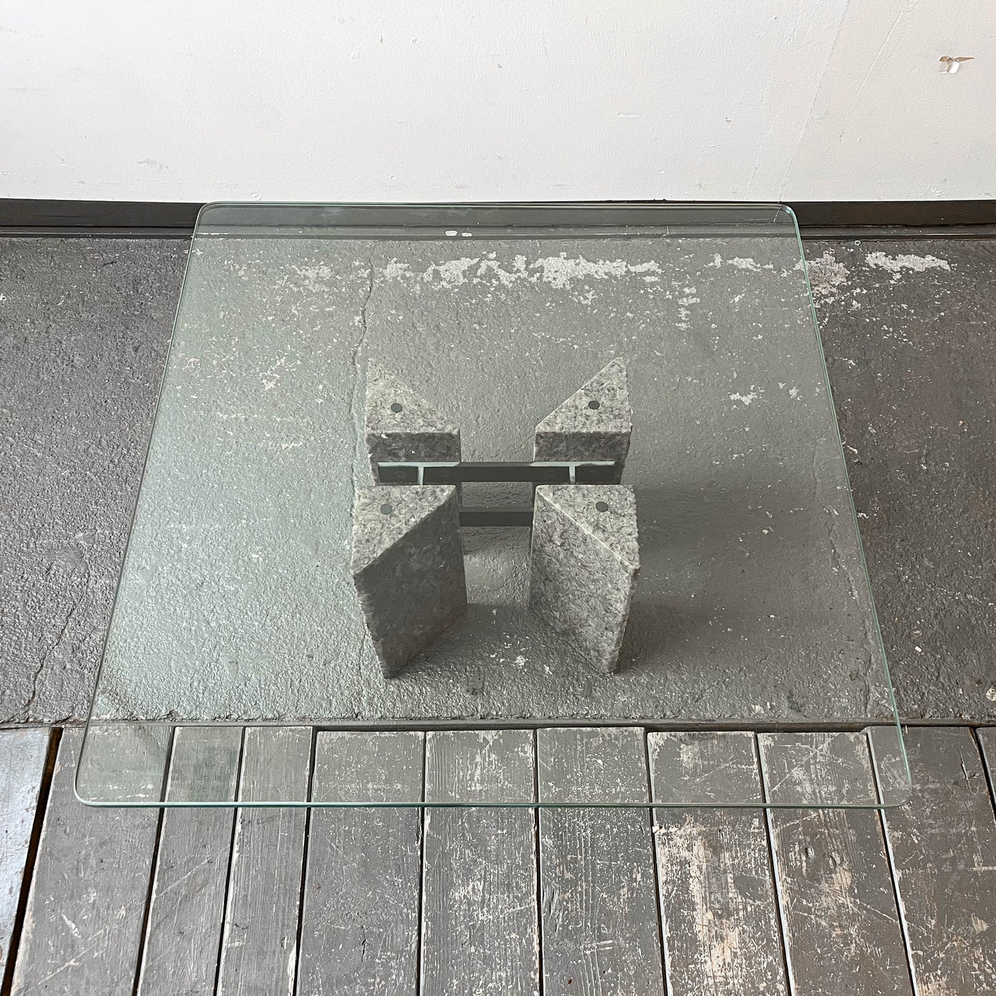 brutalistischer couchtisch Y301_0402