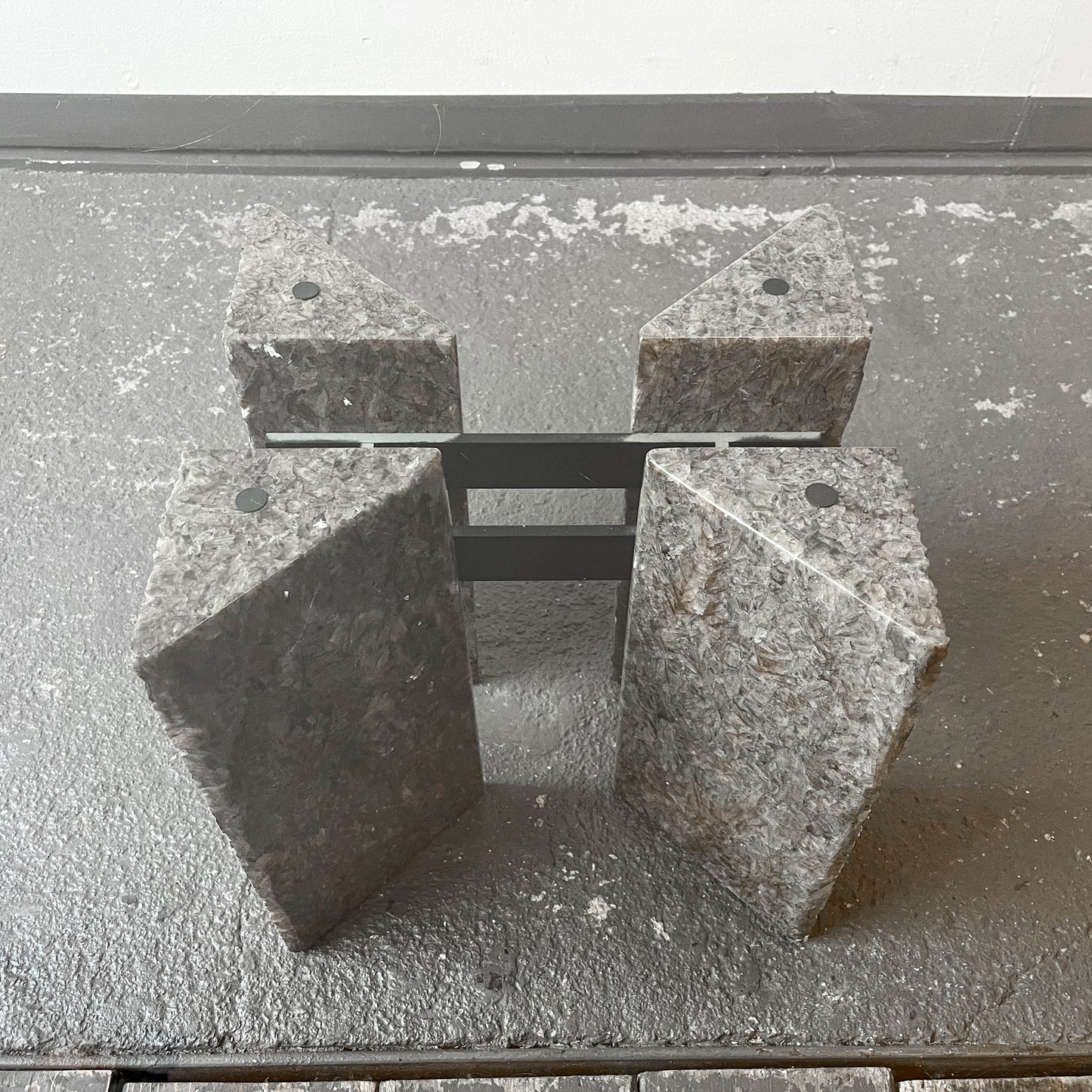 brutalistischer couchtisch Y301_0402