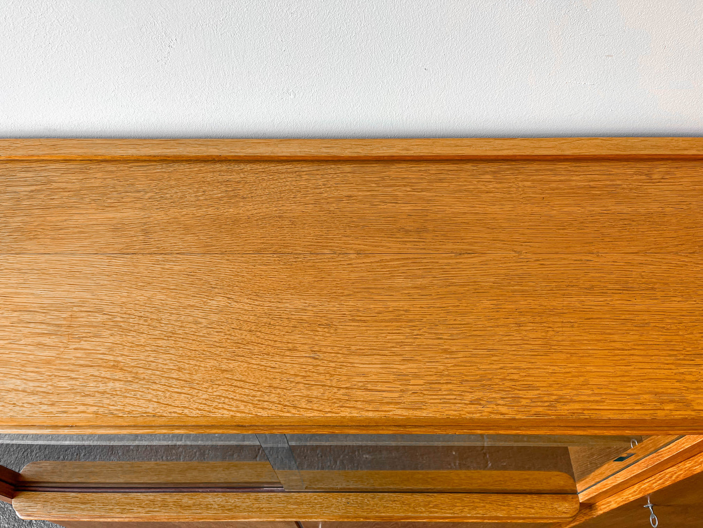 hellerau vitrinenschrank Y303_0601