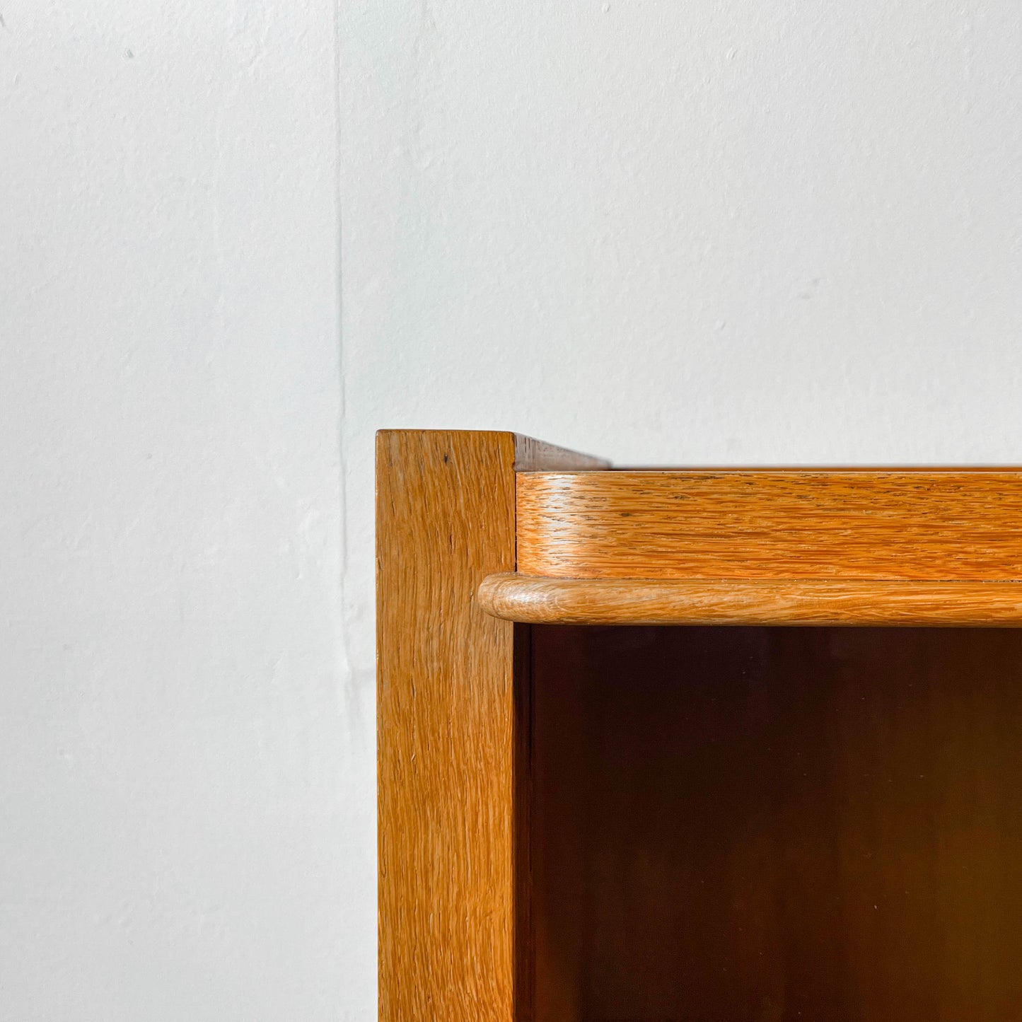 hellerau vitrinenschrank Y303_0601