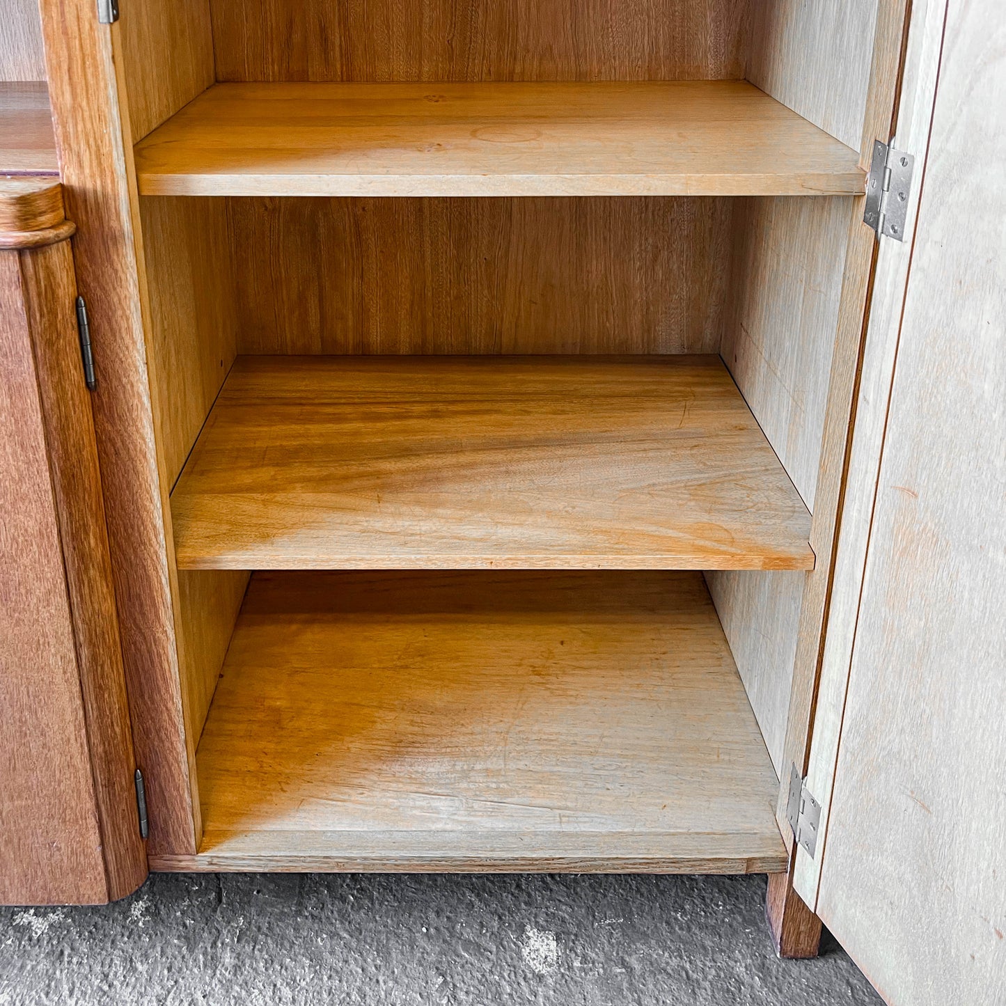 hellerau vitrinenschrank Y303_0601
