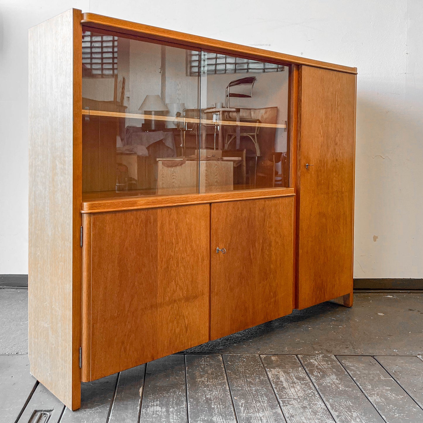 hellerau vitrinenschrank Y303_0601