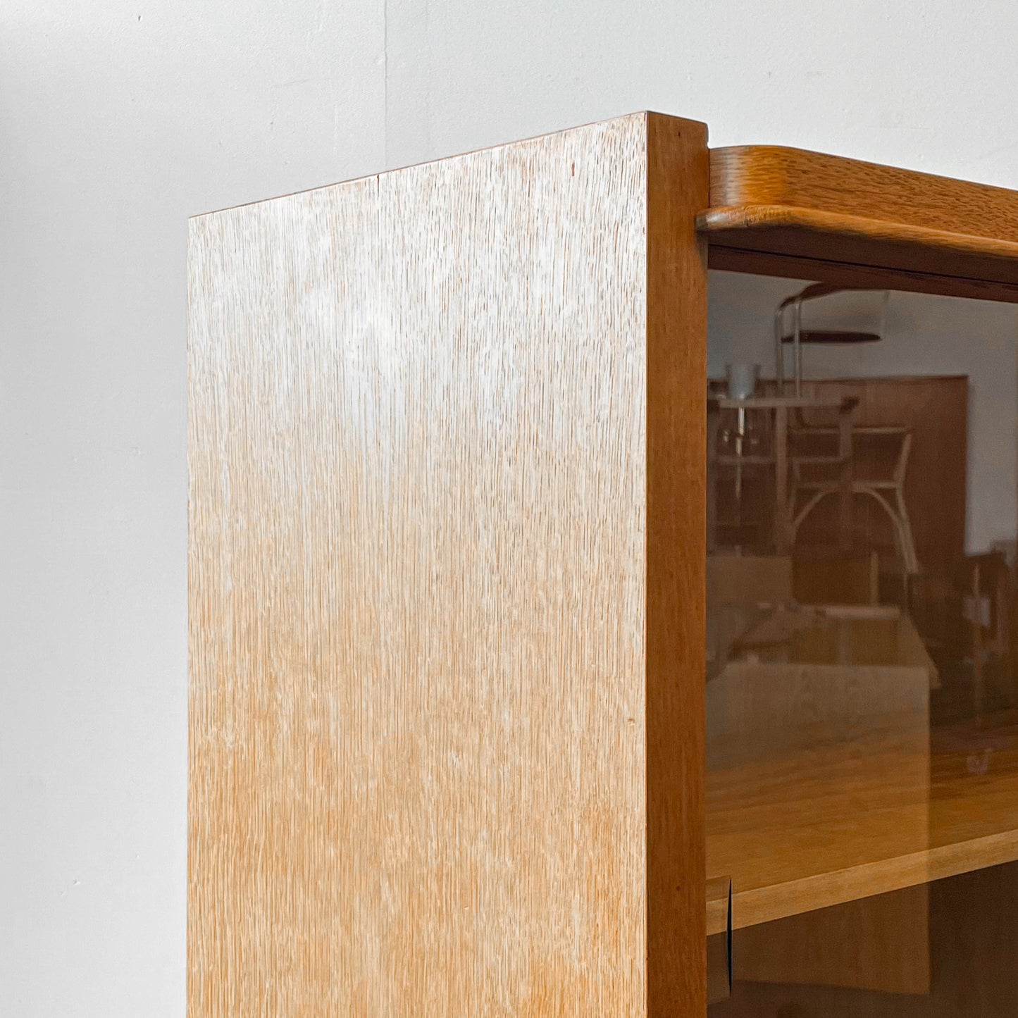 hellerau vitrinenschrank Y303_0601