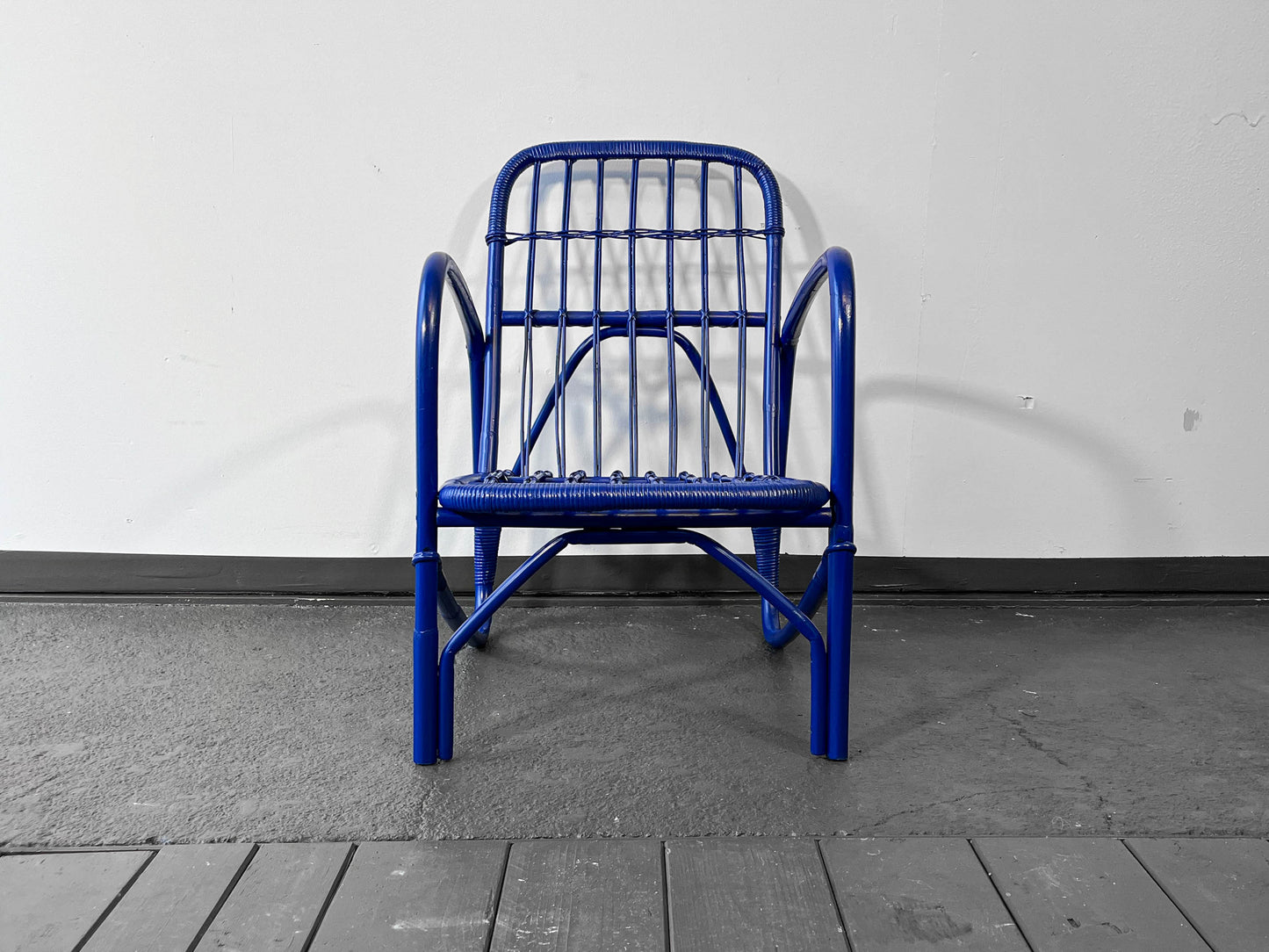 blauer stuhl aus bambus Y202_2201