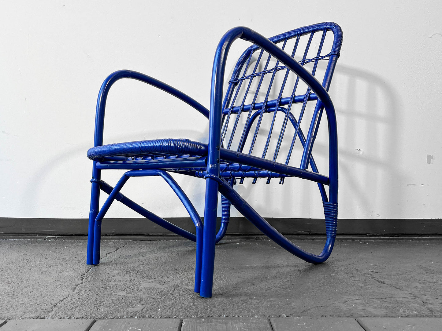 blauer stuhl aus bambus Y202_2201
