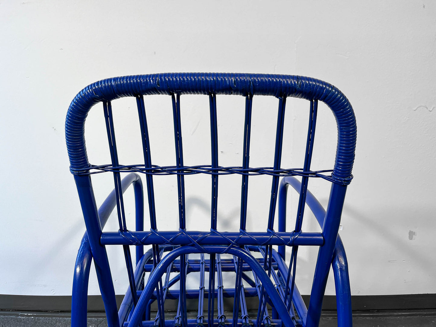blauer stuhl aus bambus Y202_2201