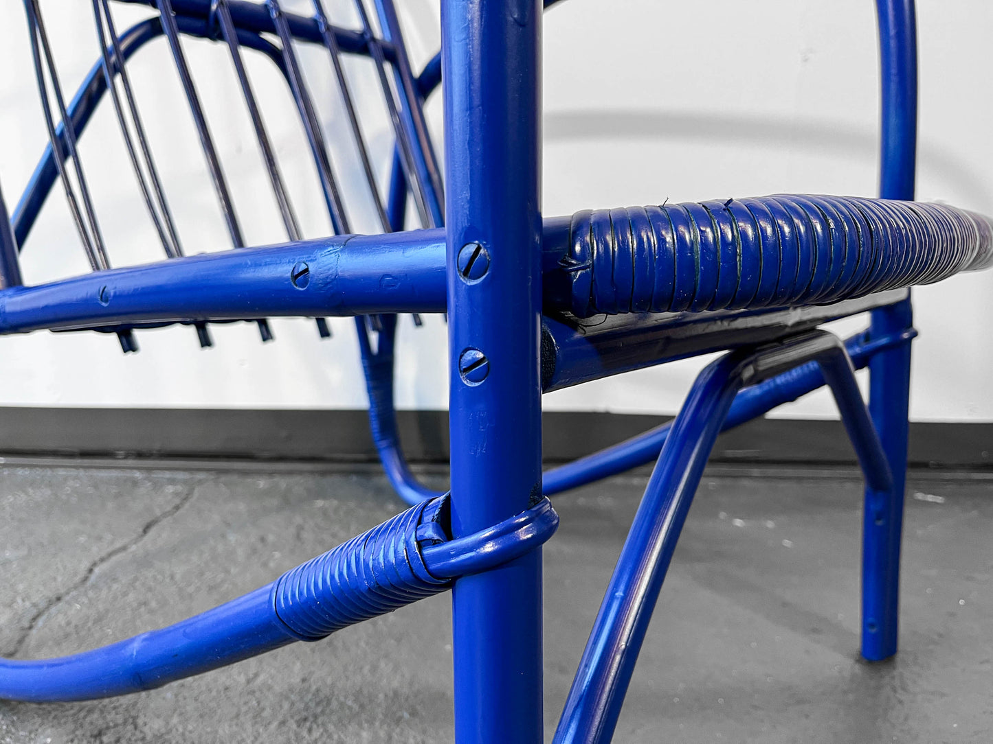 blauer stuhl aus bambus Y202_2201