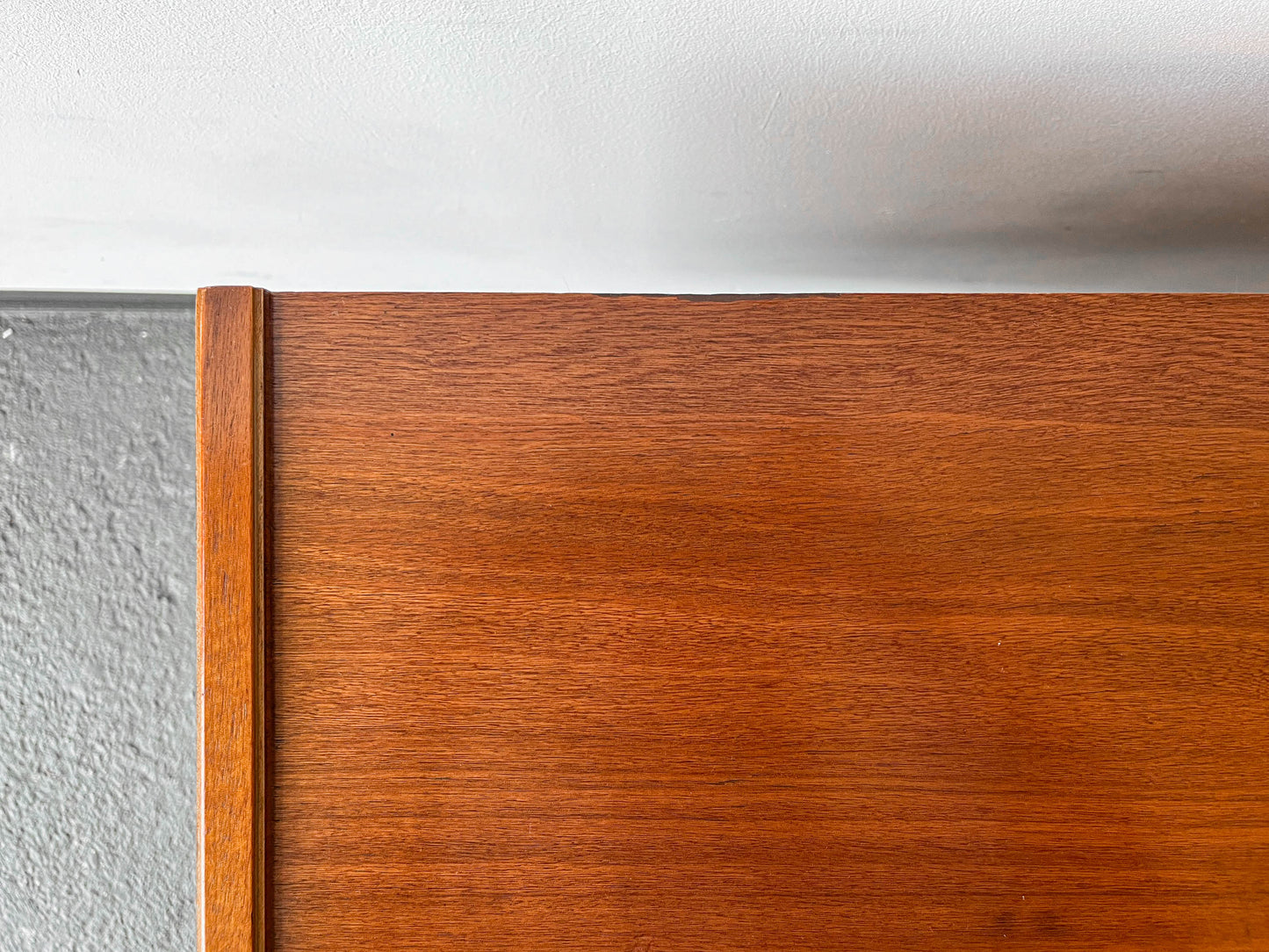 kleines sideboard Y303_0607