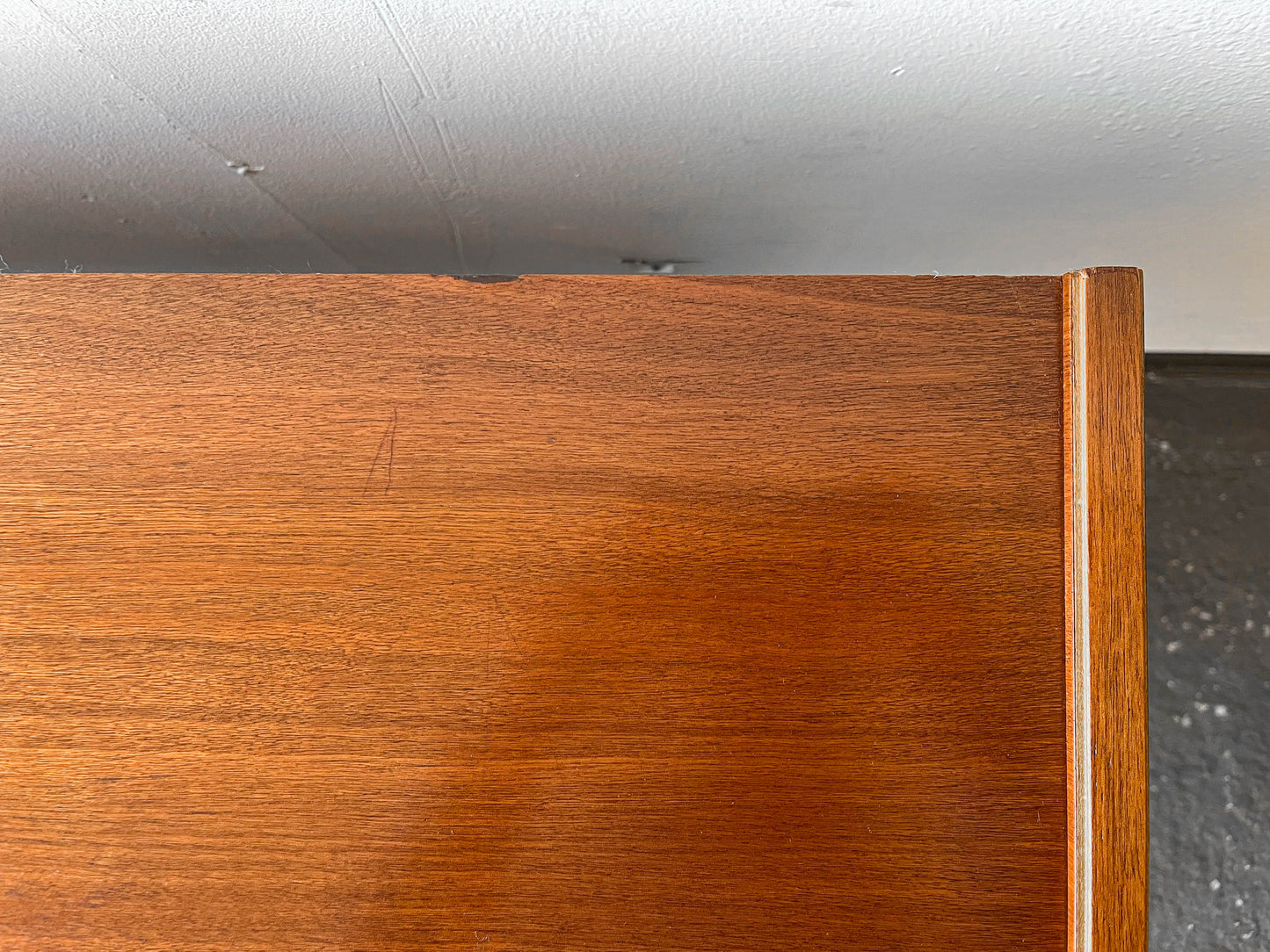 kleines sideboard Y303_0607