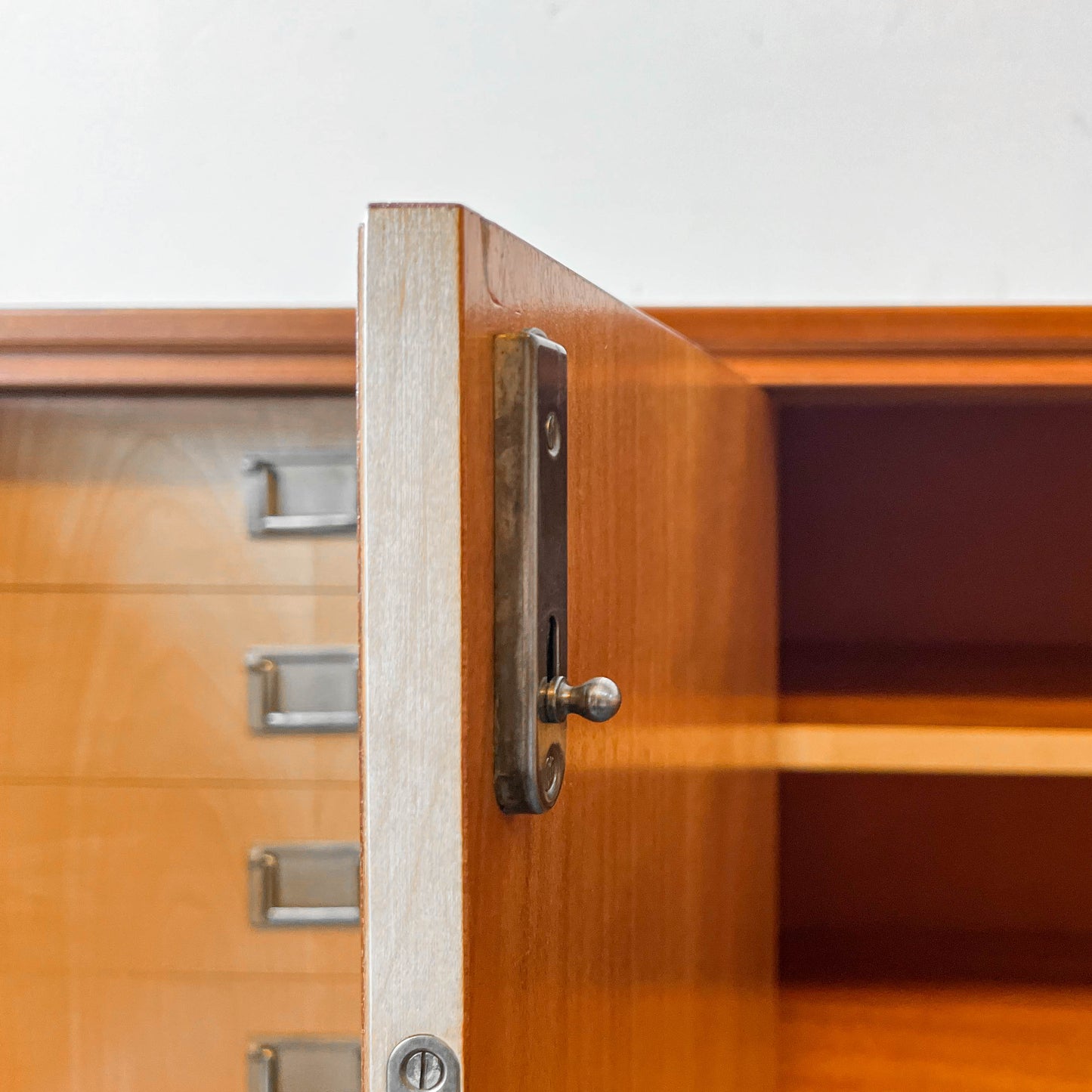 kleines sideboard Y303_0607