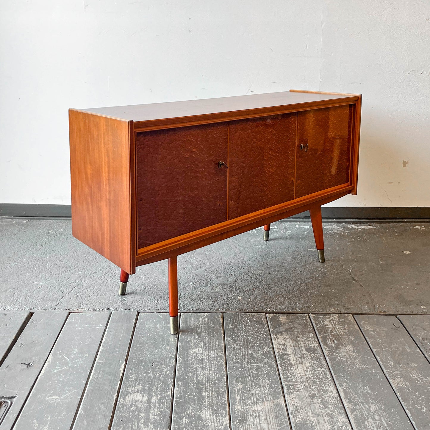 kleines sideboard Y303_0607