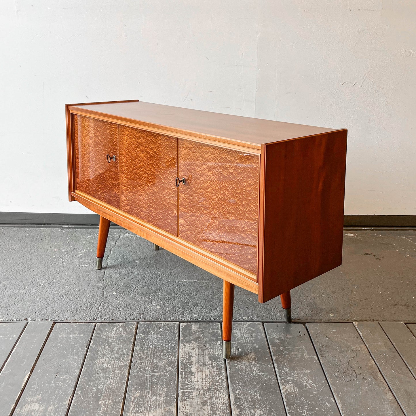 kleines sideboard Y303_0607