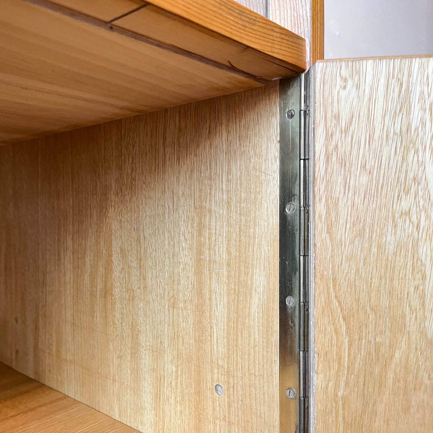 hellerau vitrinenschrank Y303_1901