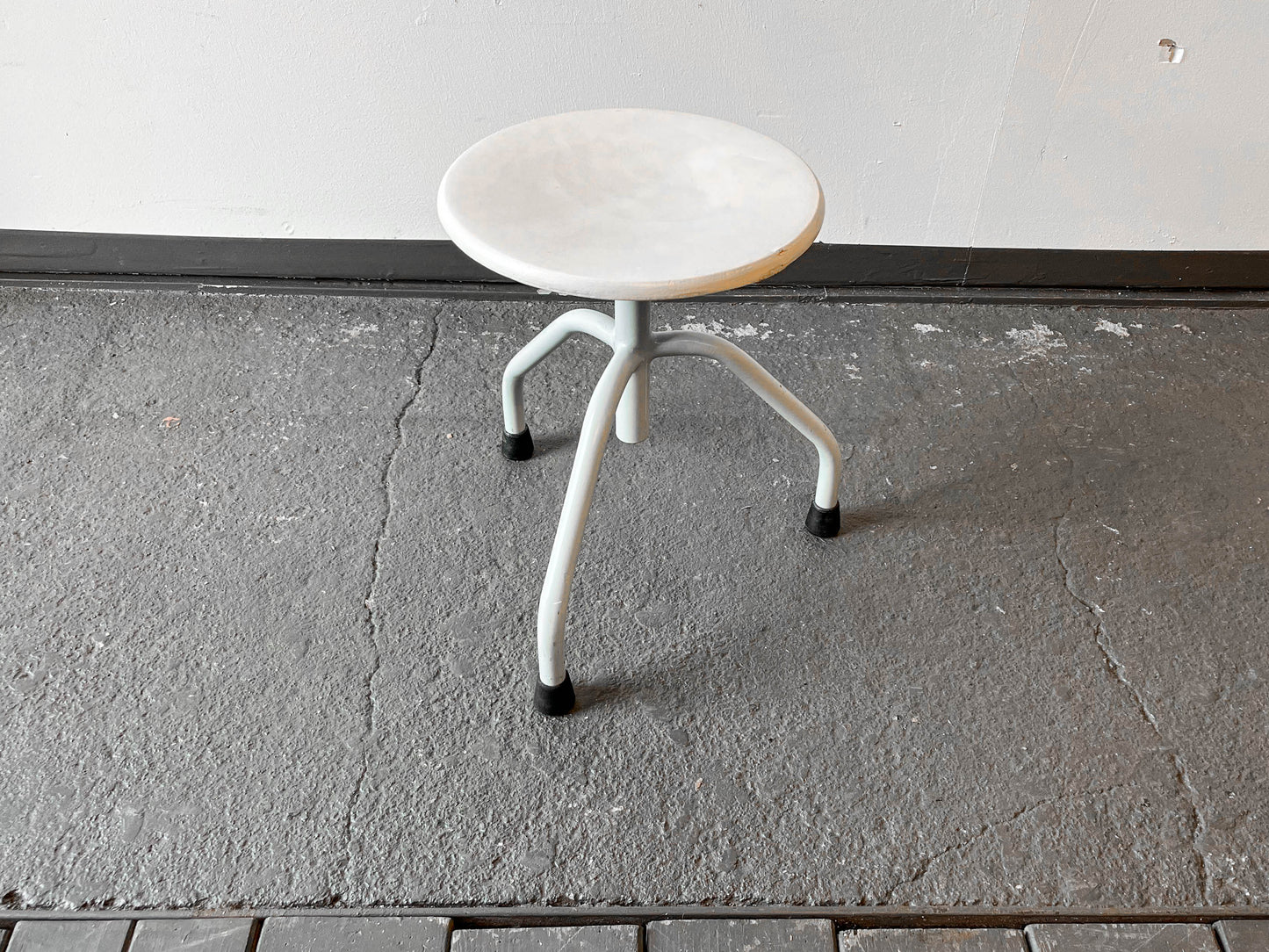 industriehocker in weiß Y205_1206