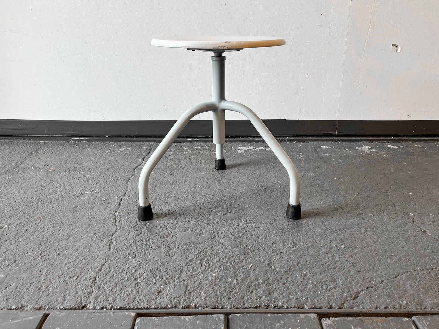 industriehocker in weiß Y205_1206