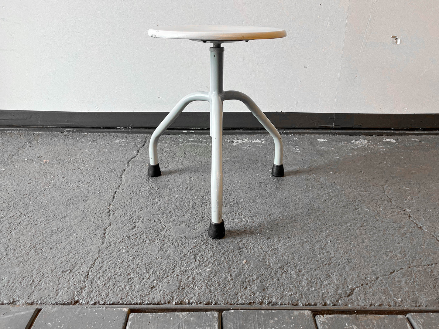 industriehocker in weiß Y205_1206