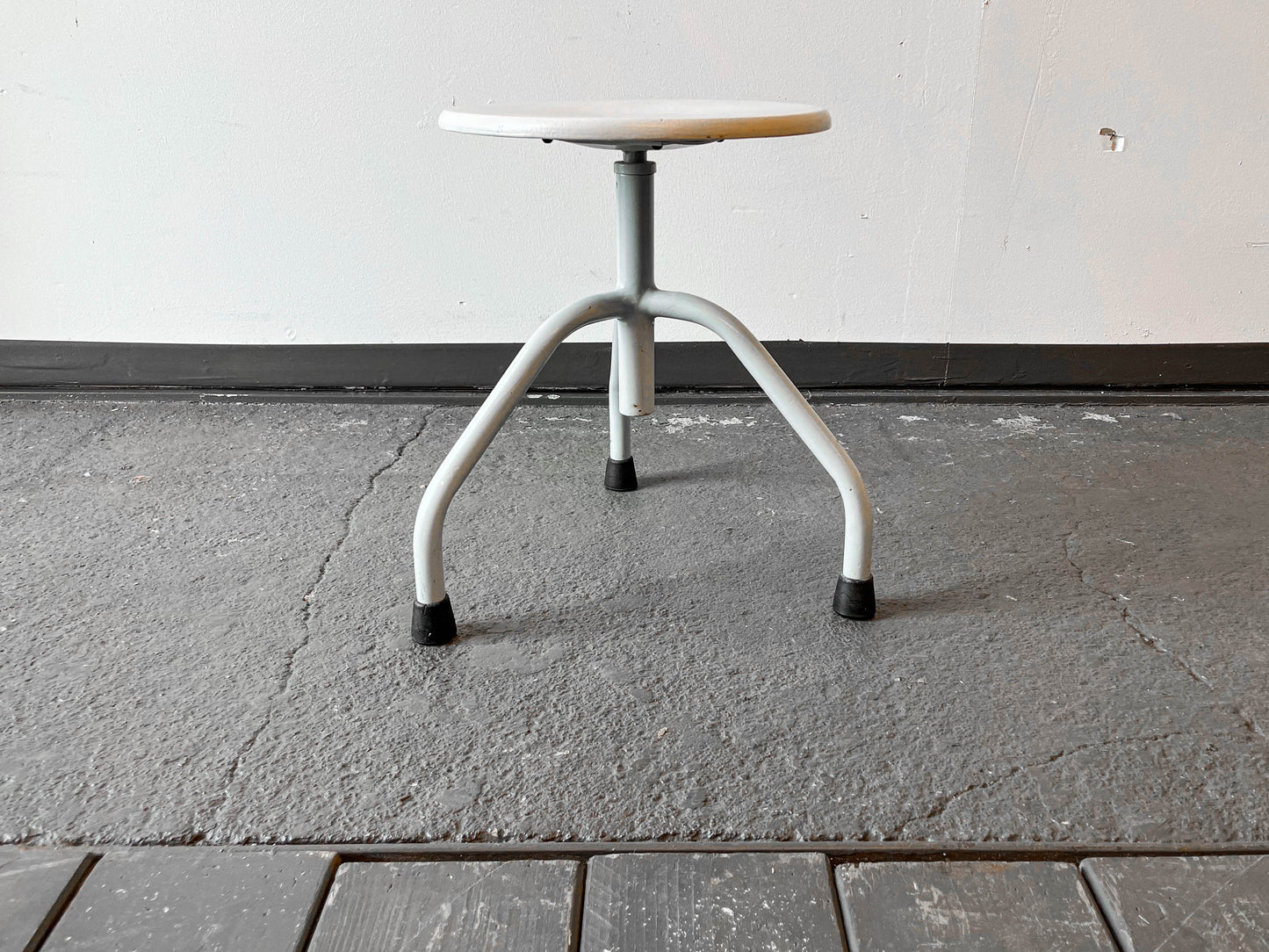 industriehocker in weiß Y205_1206