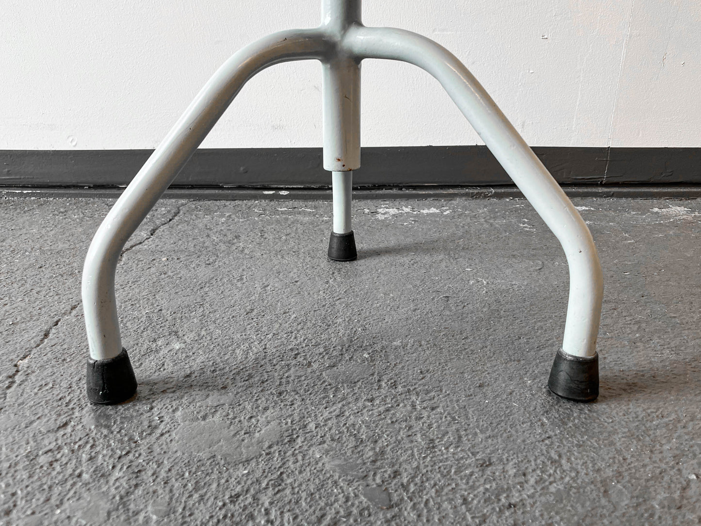 industriehocker in weiß Y205_1206