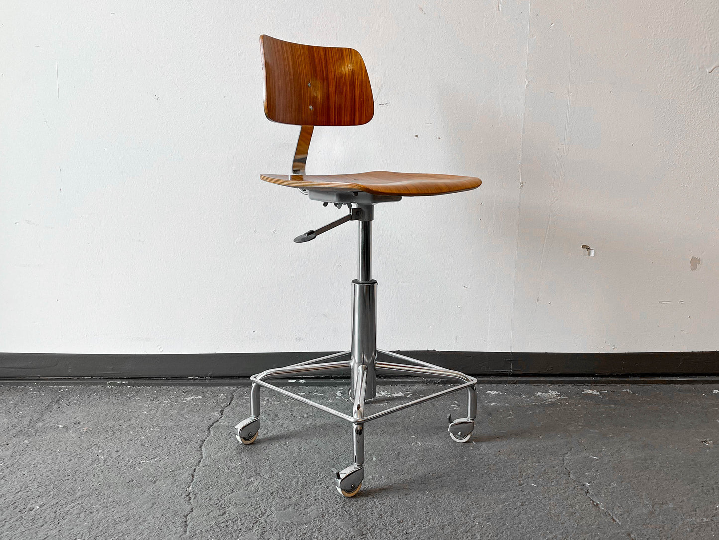 mid-century drehstuhl