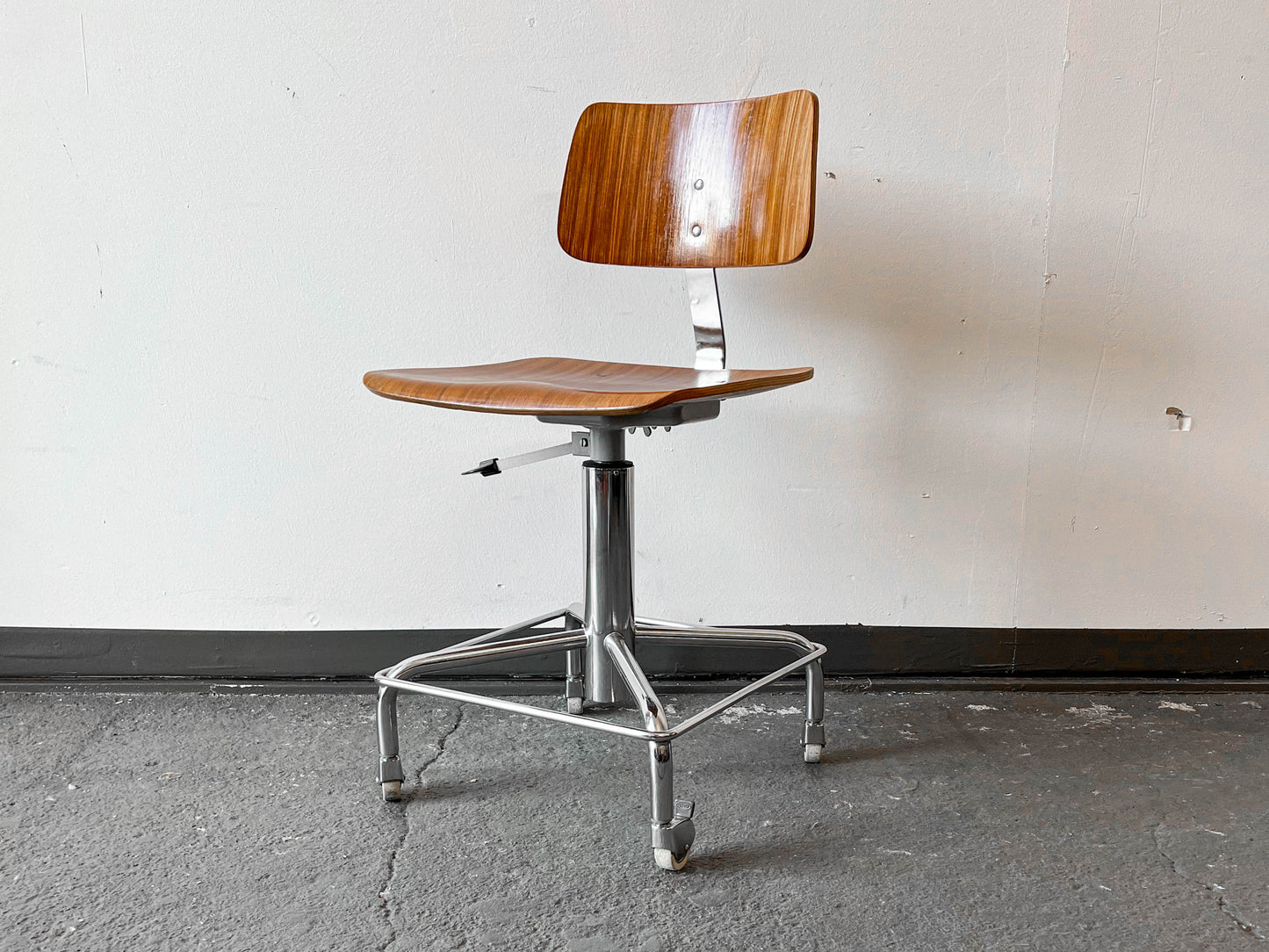 mid-century drehstuhl