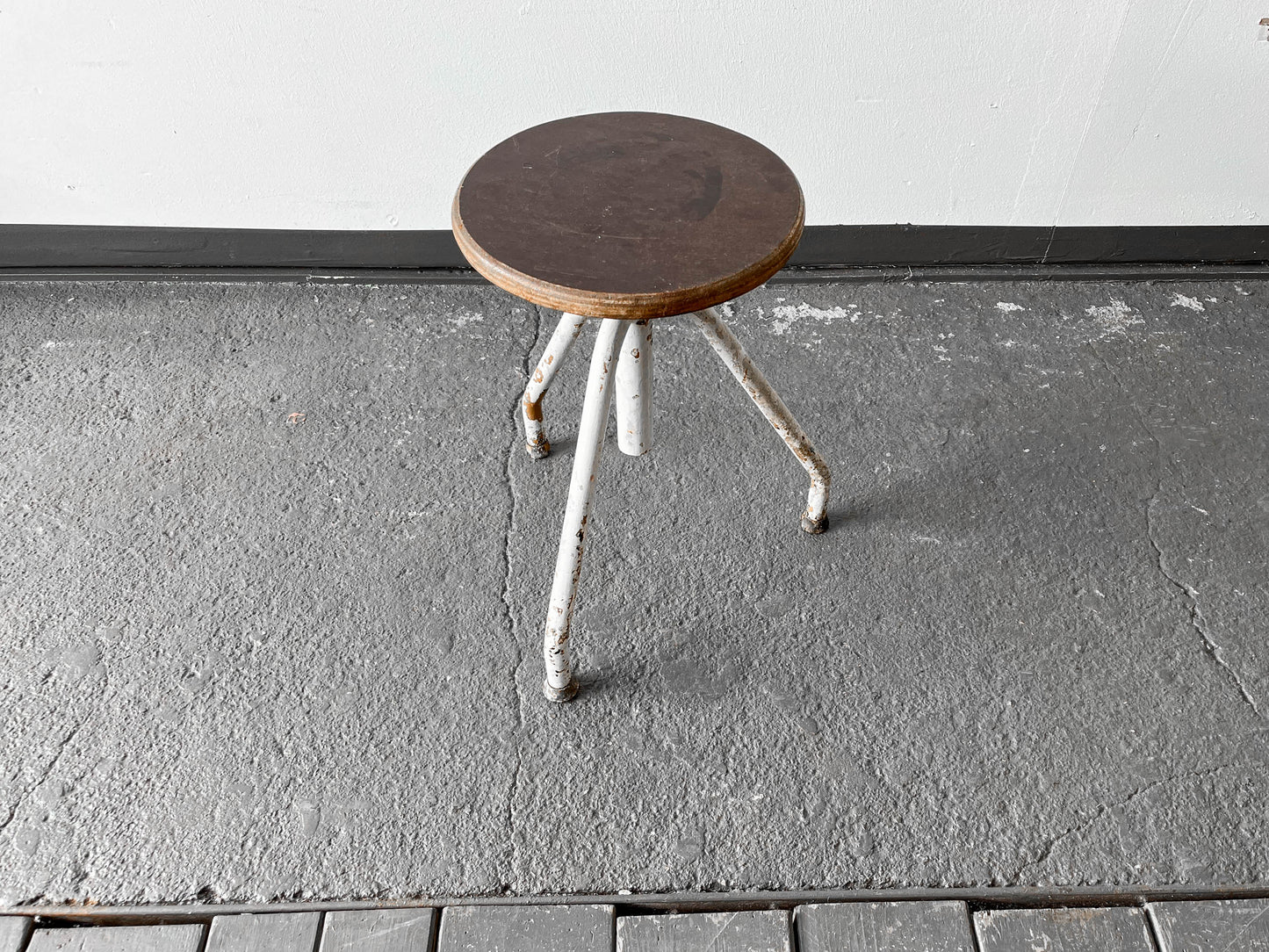 industriehocker mit siebdruckplatte Y205_1402