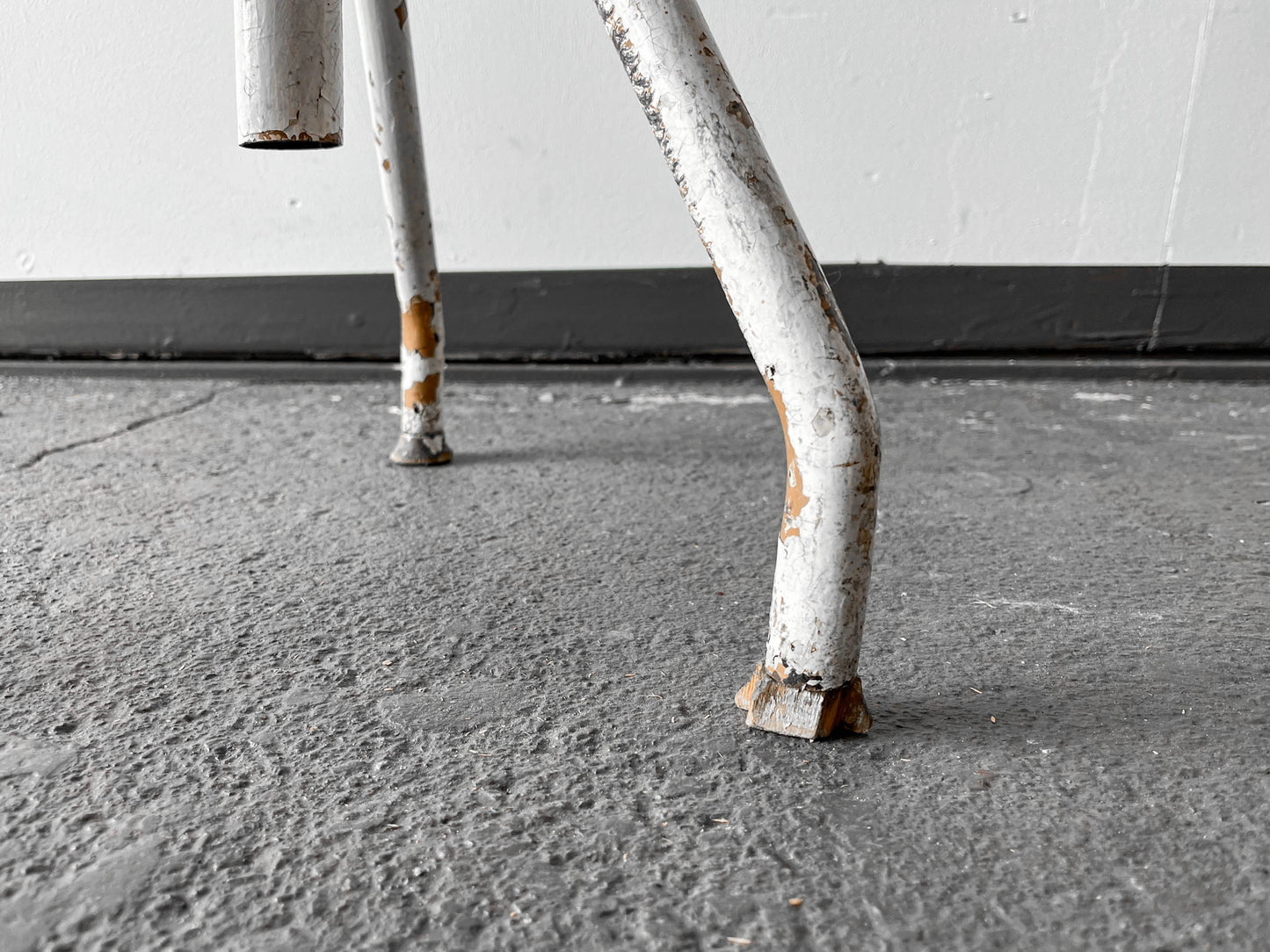 industriehocker mit siebdruckplatte Y205_1402