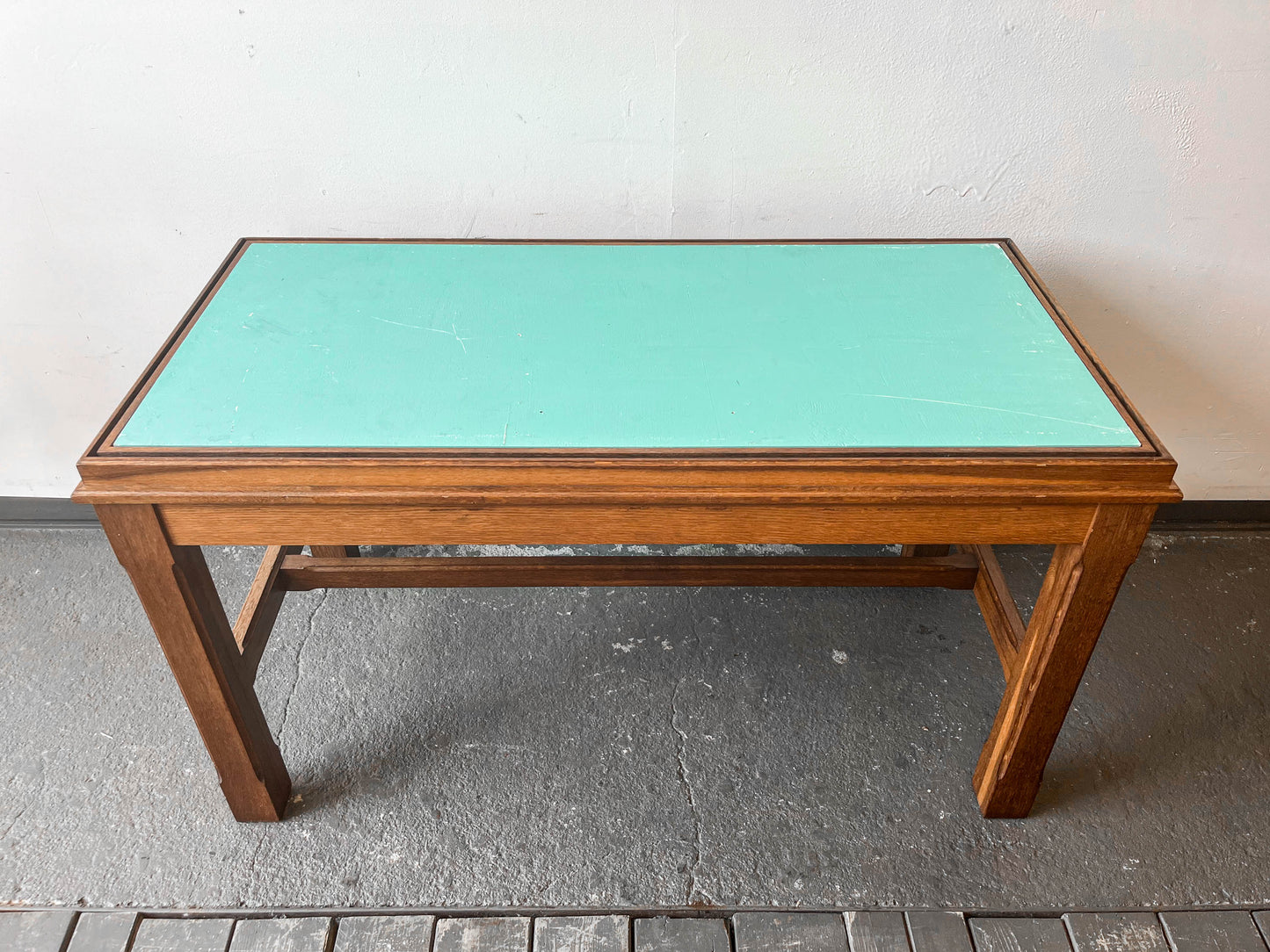 großer ausstellungstisch Y307_0202