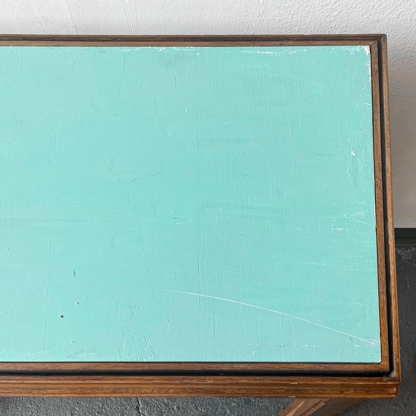 großer ausstellungstisch Y307_0202