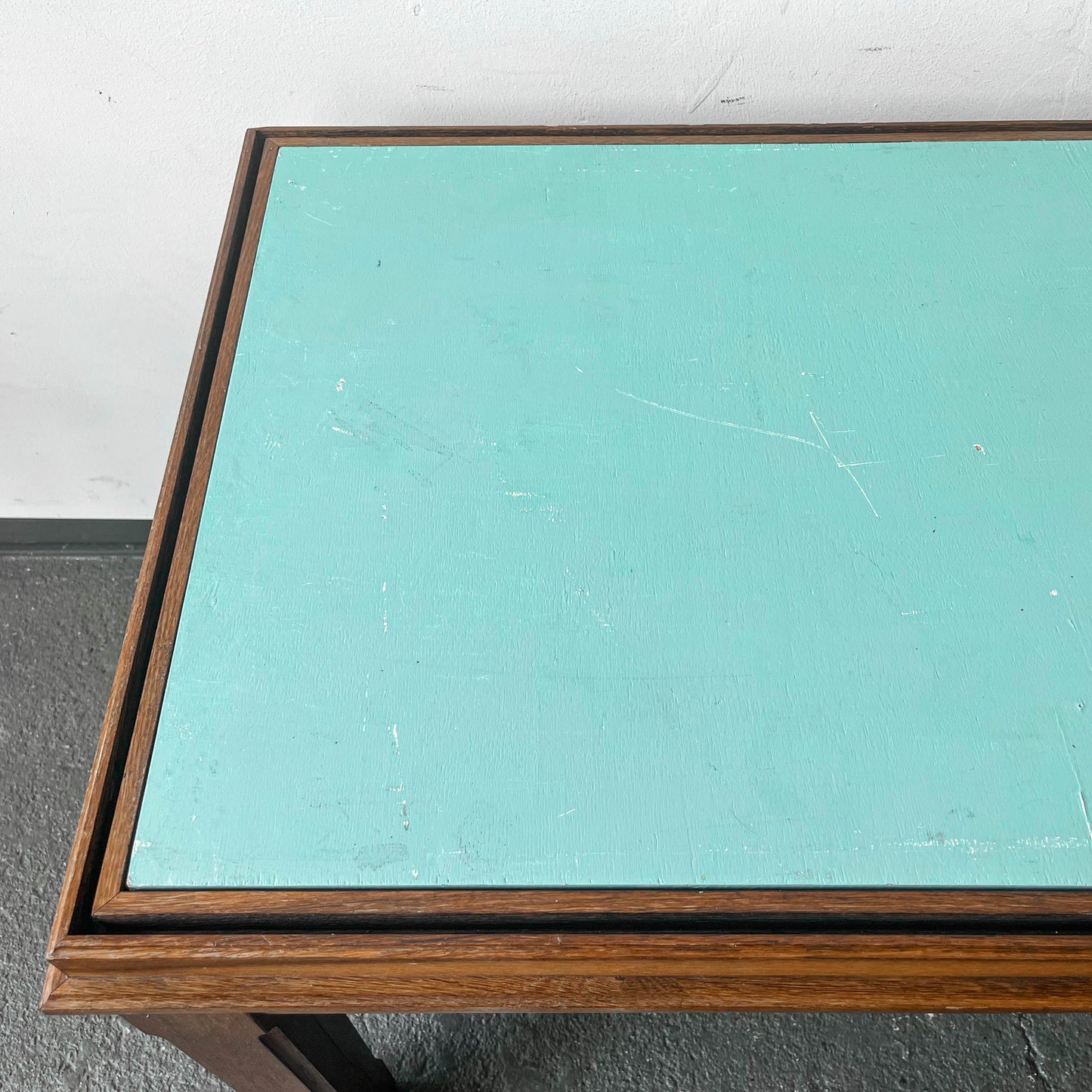 großer ausstellungstisch Y307_0202