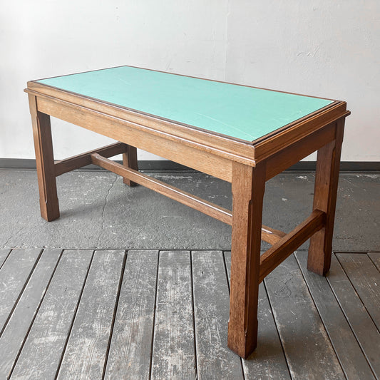 großer ausstellungstisch Y307_0202