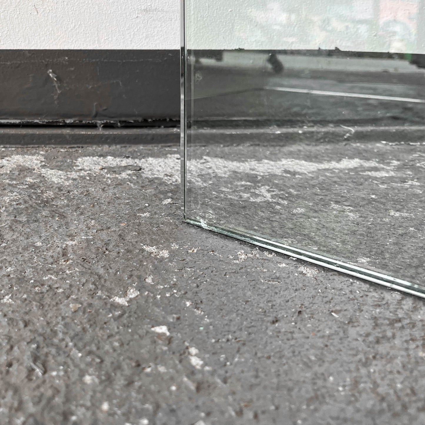 geschwungener glastisch Y309_1802