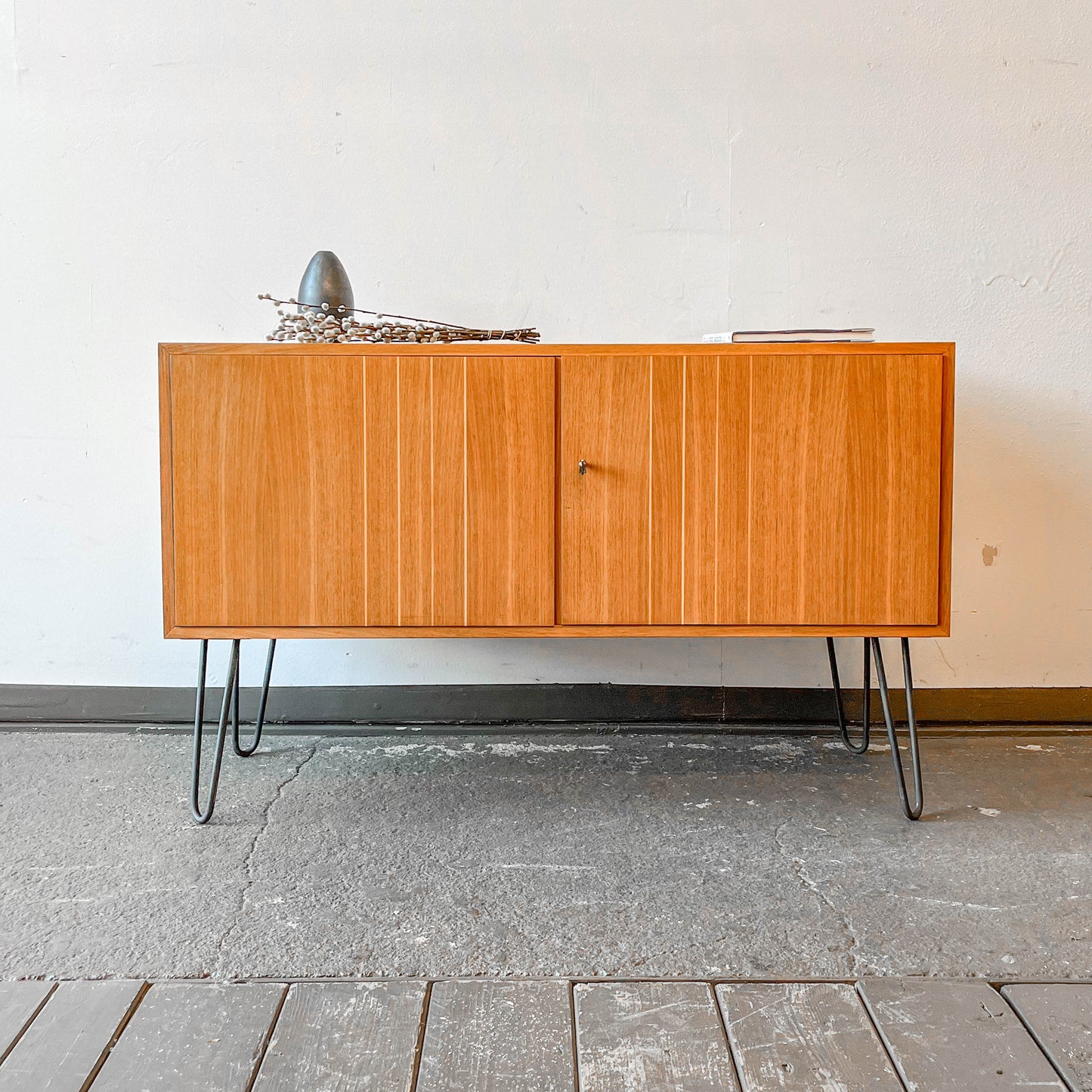 mid-century sideboard Y211_0301