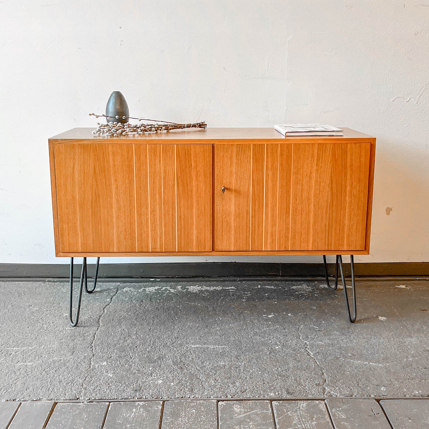 mid-century sideboard Y211_0301