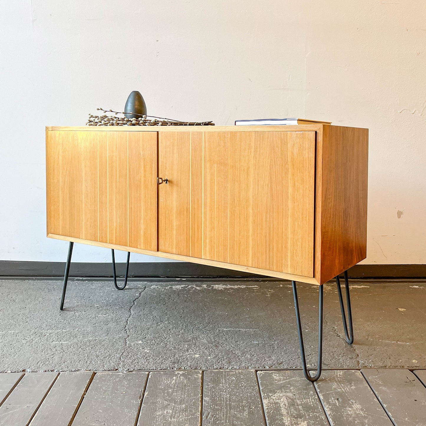 mid-century sideboard Y211_0301