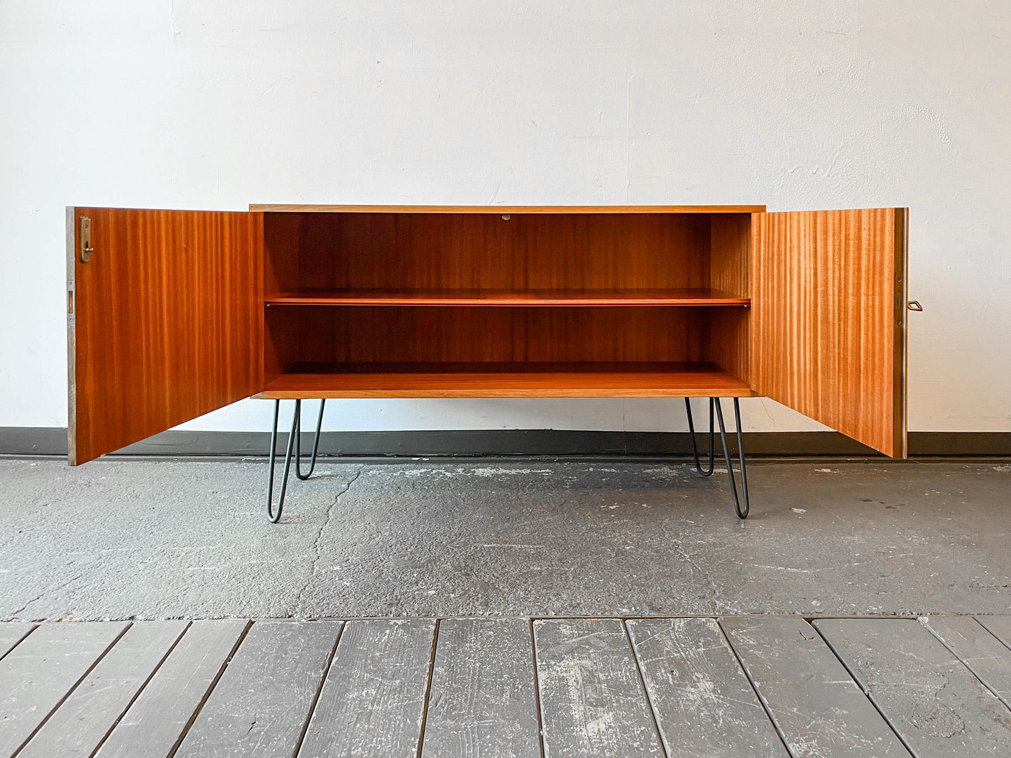 mid-century sideboard Y211_0301