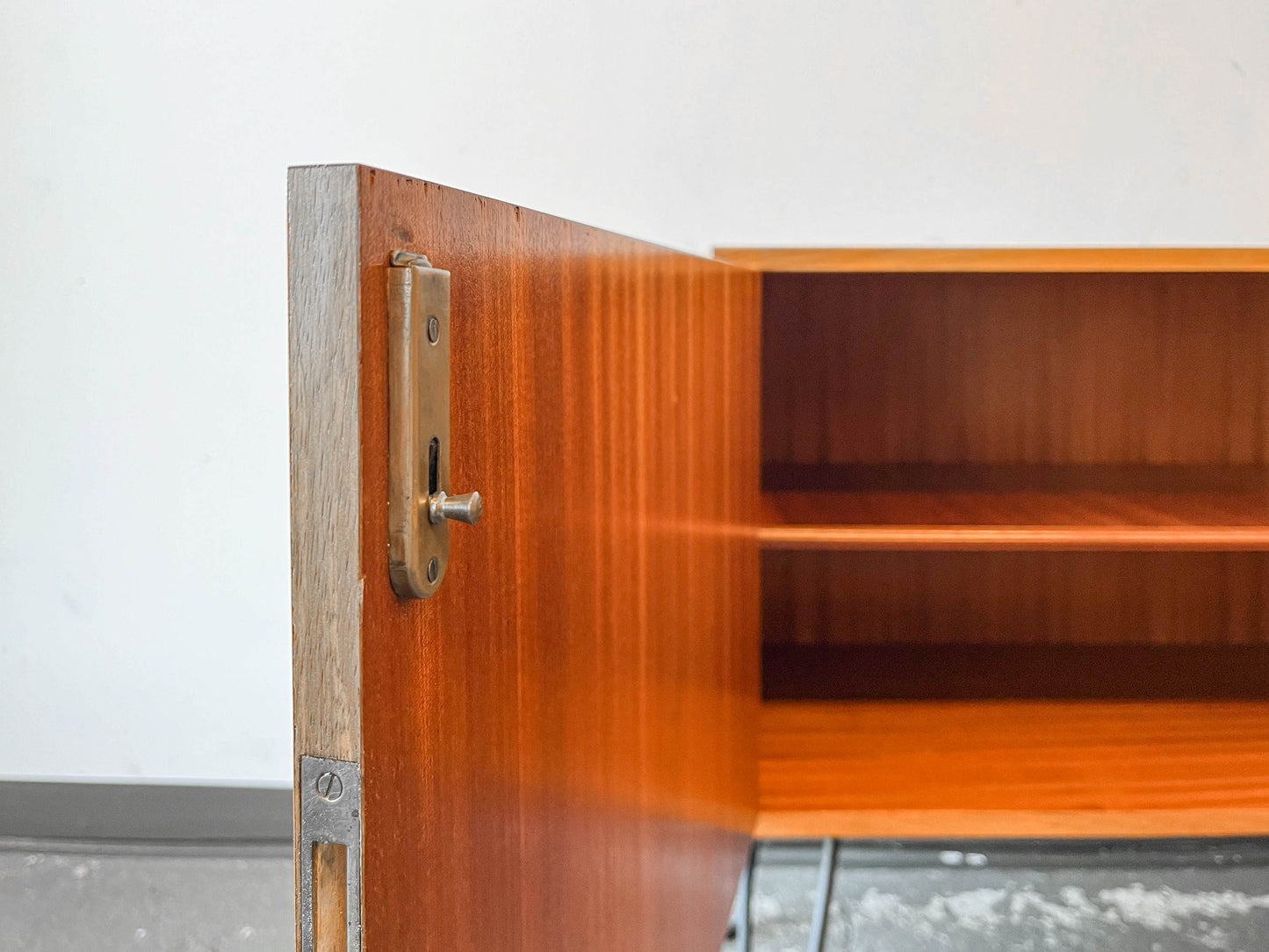 mid-century sideboard Y211_0301