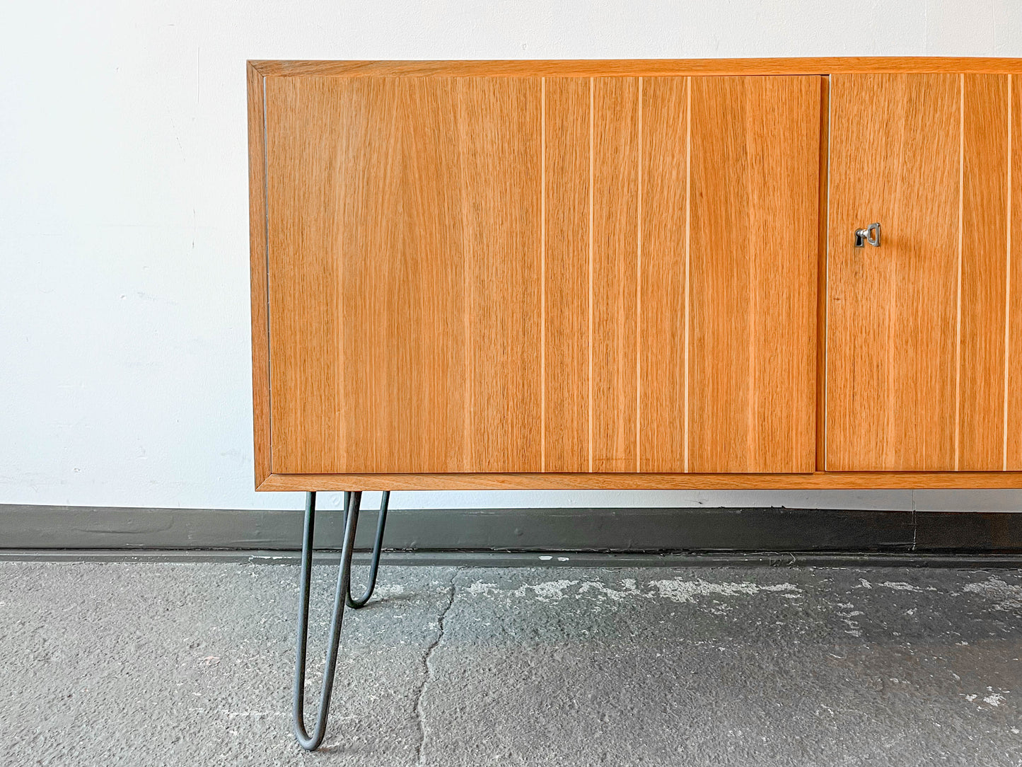 mid-century sideboard Y211_0301