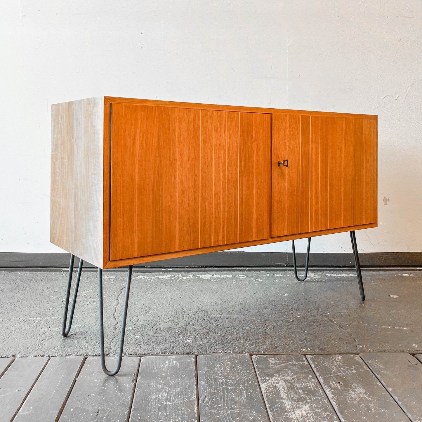 mid-century sideboard Y211_0301