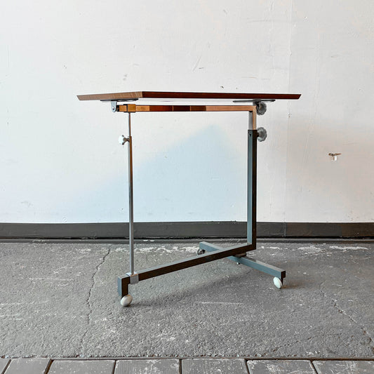 praktischer servierwagen Y211_3004