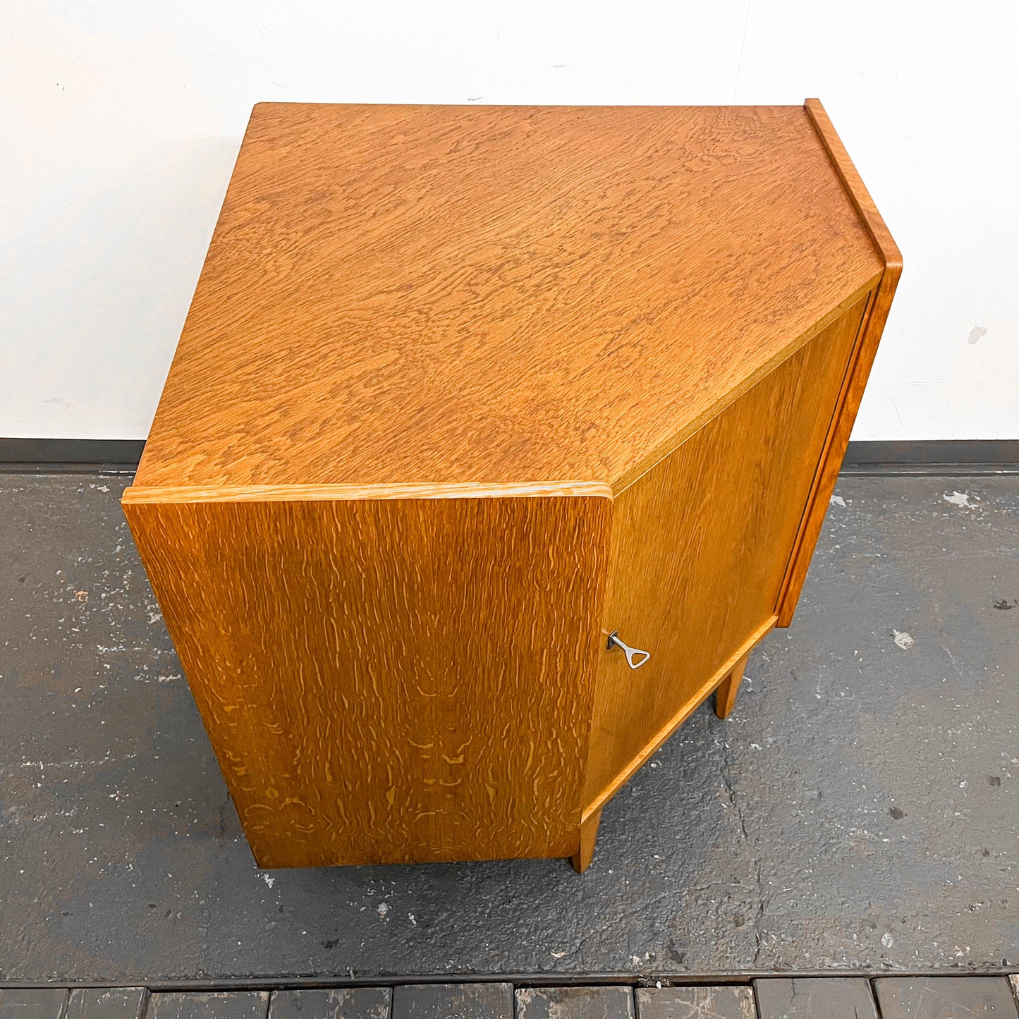 veb eckkommode Y212_0801