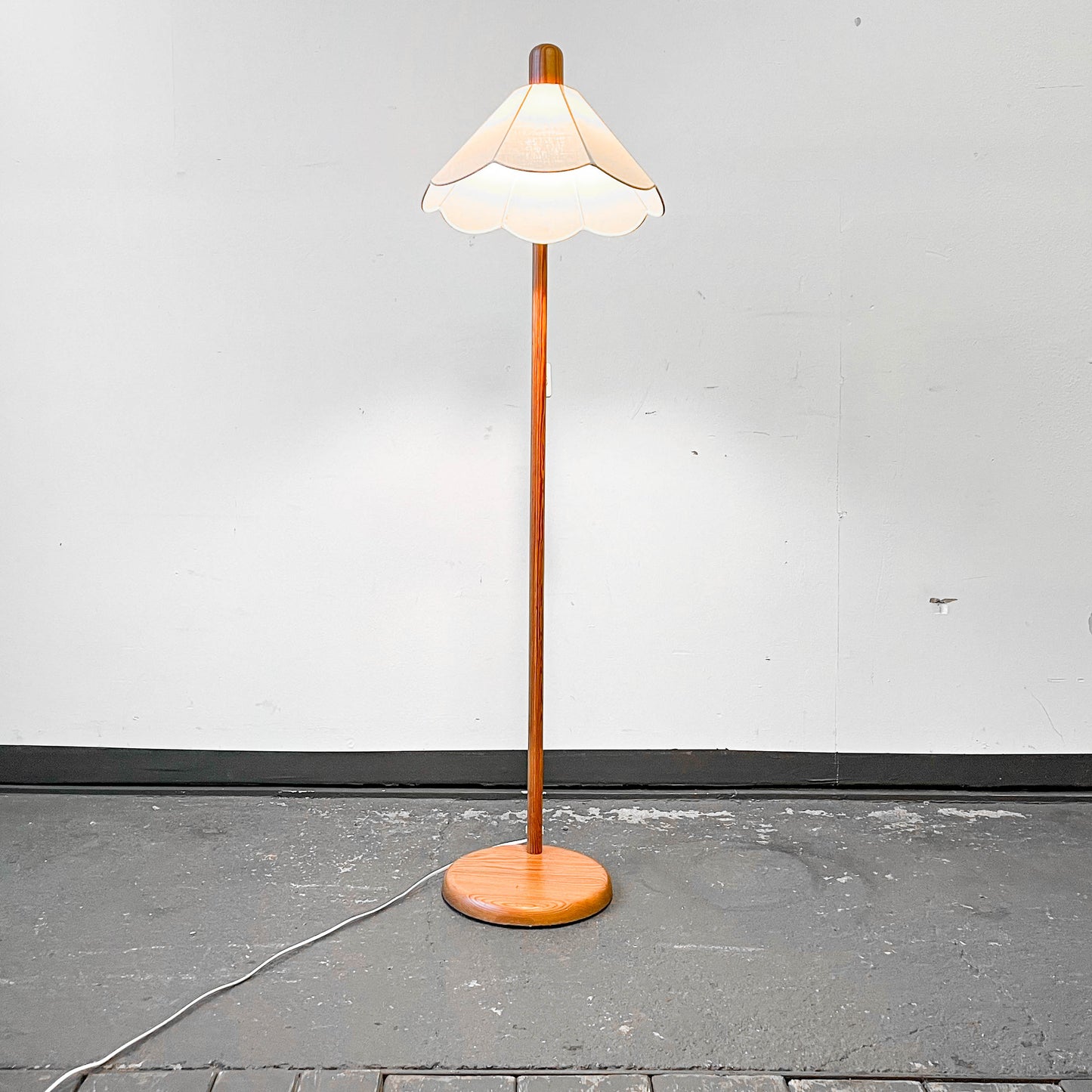 wunderschöne stehleuchte Y212_1302