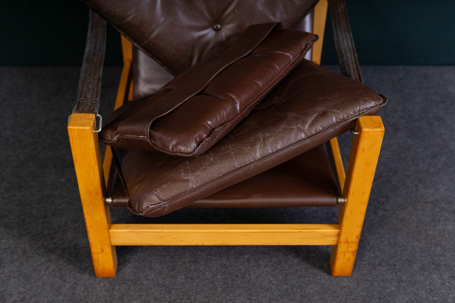 ledersessel mit ottoman