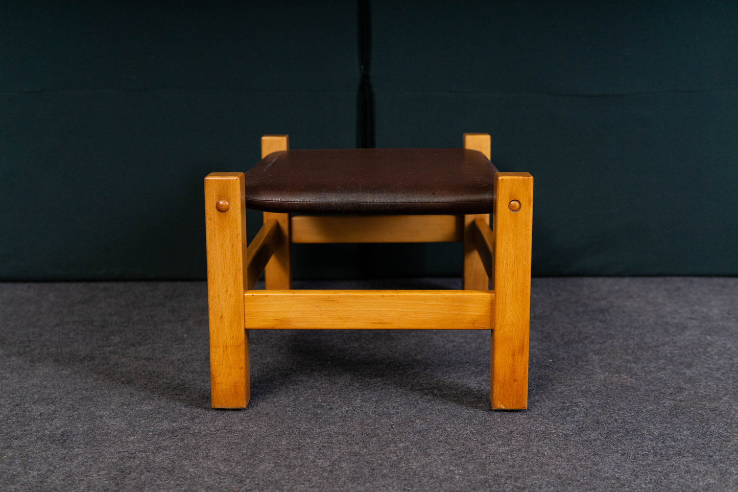 ledersessel mit ottoman