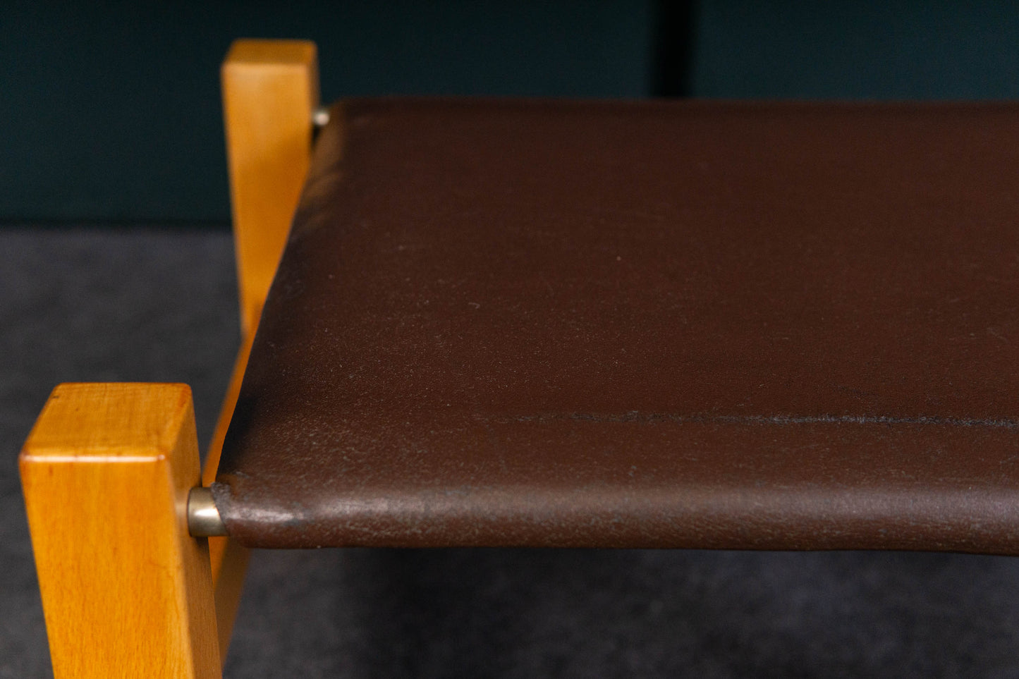 ledersessel mit ottoman