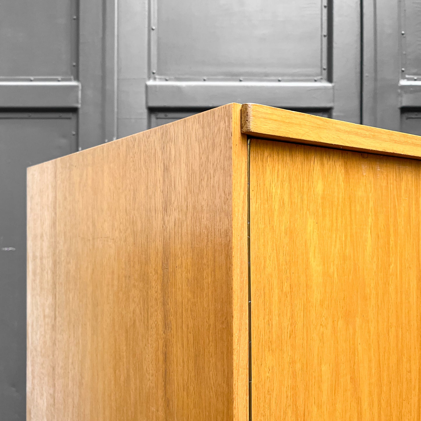 mid-century kleiderschrank mit hellem holzfurnier - 1960er jahre